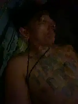 Snapshot of TwoTone1211 chatting on February 9, 4:40 pm TwoTone1211 online show from February 9, 4:40 pm