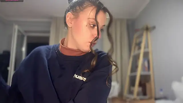 bunnythetailor online show from November 15, 5:42 pm