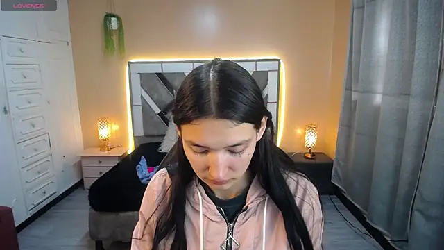 Snapshot of Sofii_cutee chatting on March 13, 3:06 pm Sofii cutee online show from March 13, 3:06 pm