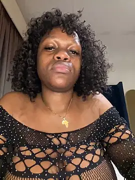 Boneca25 online show from February 28, 9:44 pm