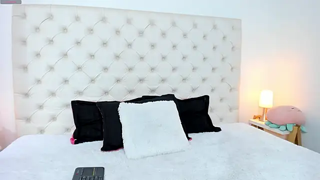 esmeralda06 online show from March 11, 3:45 pm