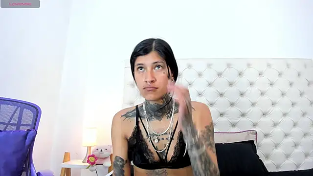 Snapshot of esmeralda06 chatting on July 16, 4:35 pm esmeralda06 online show from July 16, 4:35 pm