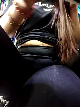 Snapshot of samathasexx chatting on April 21, 9:28 pm samathasexx online show from April 21, 9:28 pm