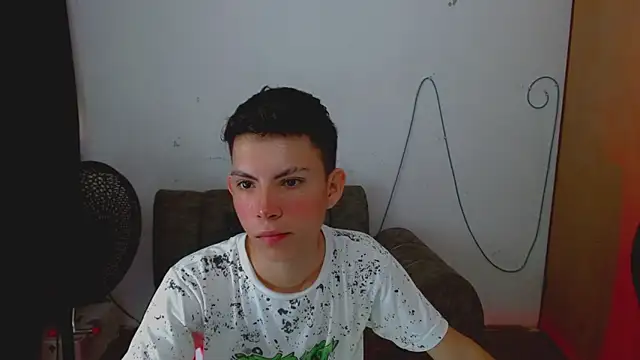 Snapshot of Alexxx_lov chatting on March 3, 1:06 pm Alexxx lov online show from March 3, 1:06 pm