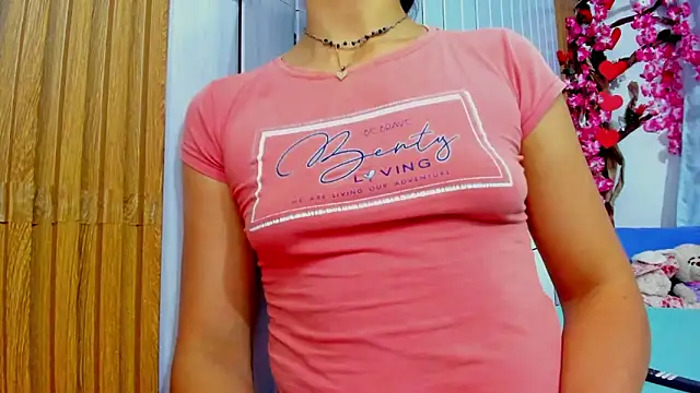 Snapshot of vicky__skinny_1 chatting on March 1, 3:32 am vicky  skinny 1 online show from March 1, 3:32 am