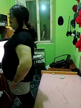 Snapshot of Adrianka chatting on March 13, 12:28 am Adrianka online show from March 13, 12:28 am