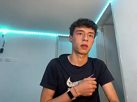 Snapshot of Juanmres chatting on October 10, 2:54 am Juanmres online show from October 10, 2:54 am