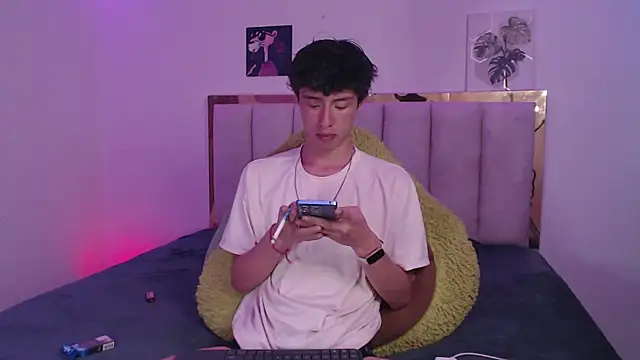 Juanmres online show from May 13, 6:49 pm