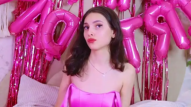 Snapshot of GIGI_DAV chatting on February 15, 9:05 am GIGI DAV online show from February 15, 9:05 am