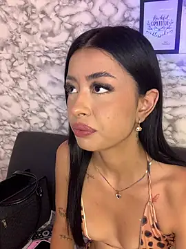 Snapshot of Miss_karol chatting on February 16, 6:37 pm Miss karol online show from February 16, 6:37 pm