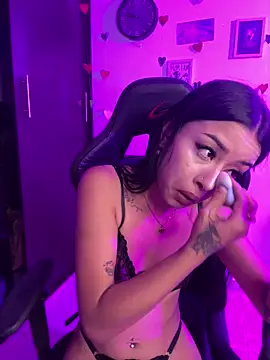 Snapshot of Miss_karol chatting on February 21, 2:45 am Miss karol online show from February 21, 2:45 am