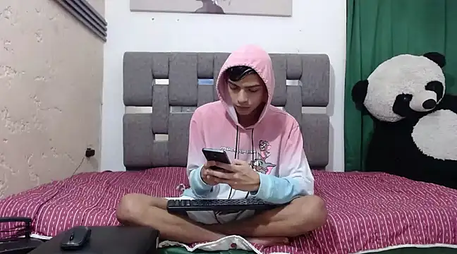 Snapshot of KING_STYLE2 chatting on February 13, 11:15 pm KING STYLE2 online show from February 13, 11:15 pm