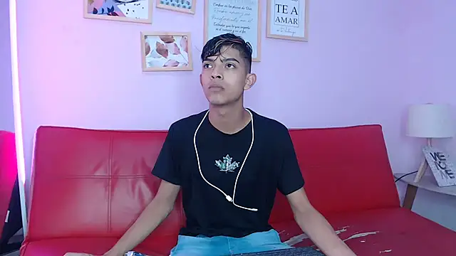 Snapshot of KING_STYLE2 chatting on February 23, 11:14 pm KING STYLE2 online show from February 23, 11:14 pm