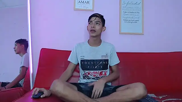 Snapshot of KING_STYLE2 chatting on March 6, 10:58 pm KING STYLE2 online show from March 6, 10:58 pm