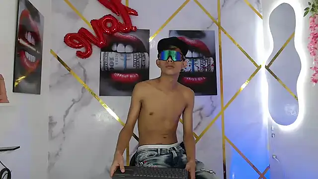 Snapshot of KING_STYLE2 chatting on March 22, 5:52 pm KING STYLE2 online show from March 22, 5:52 pm