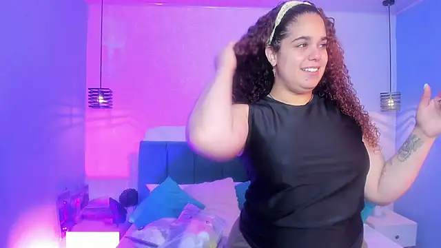 ninna curly online show from November 12, 4:02 am