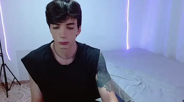 H3ll B0I online show from March 15, 11:17 pm