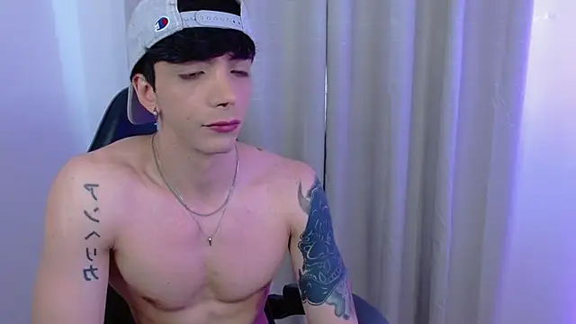 H3ll B0I online show from October 10, 12:37 pm