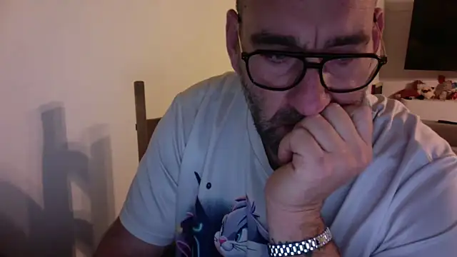 Snapshot of Hardasanut chatting on November 2, 4:20 pm Hardasanut online show from November 2, 4:20 pm