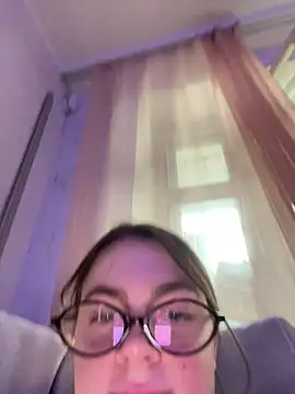 DearAlise online show from May 7, 10:42 am