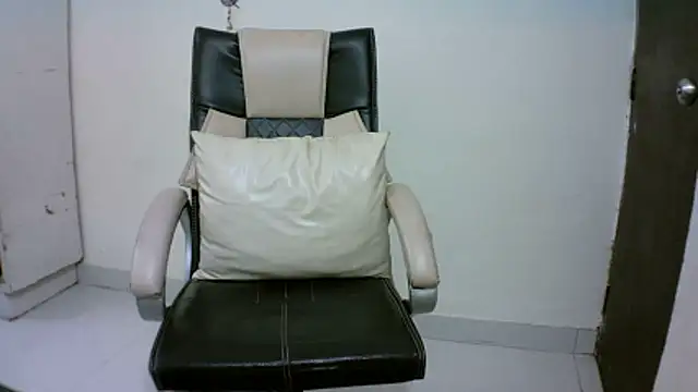 Snapshot of kajal__bhabhi_ chatting on February 26, 4:17 pm kajal bhabhi online show from February 26, 4:17 pm