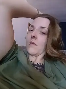 Astrid-Gilbert online show from February 3, 11:15 pm