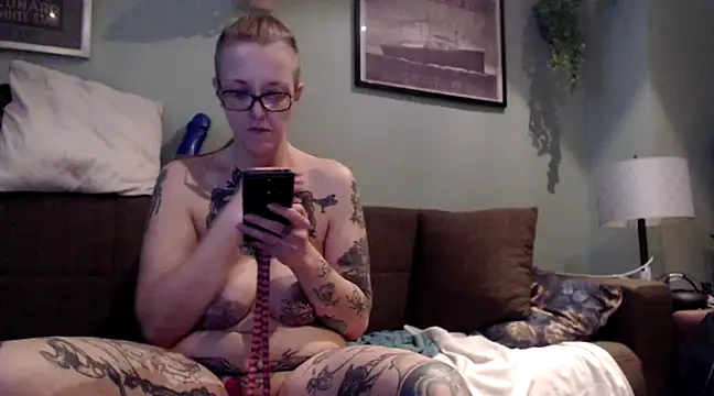 Astrid-Gilbert online show from February 24, 8:47 pm