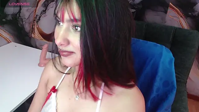 Snapshot of emily_fox_3 chatting on March 13, 2:44 pm emily fox 3 online show from March 13, 2:44 pm