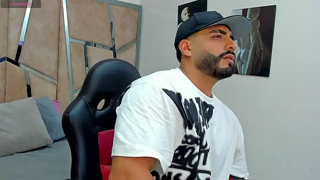 Snapshot of LeandroRusso chatting on January 29, 7:32 pm LeandroRusso online show from January 29, 7:32 pm