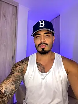 Snapshot of LeandroRusso chatting on November 5, 1:38 am LeandroRusso online show from November 5, 1:38 am