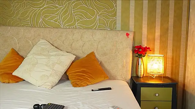 MillaBlis online show from March 15, 6:58 pm