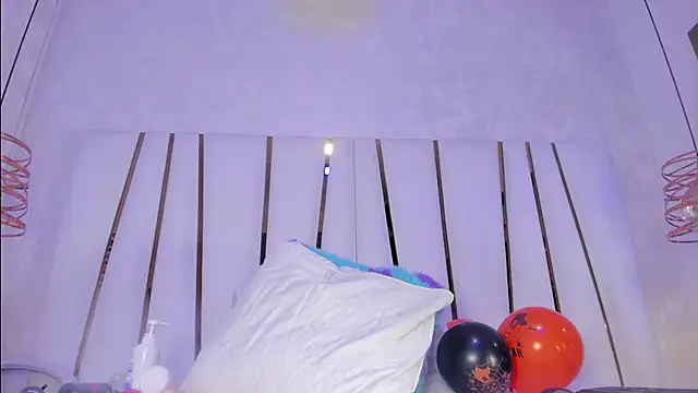 violet gray  online show from October 24, 12:34 pm