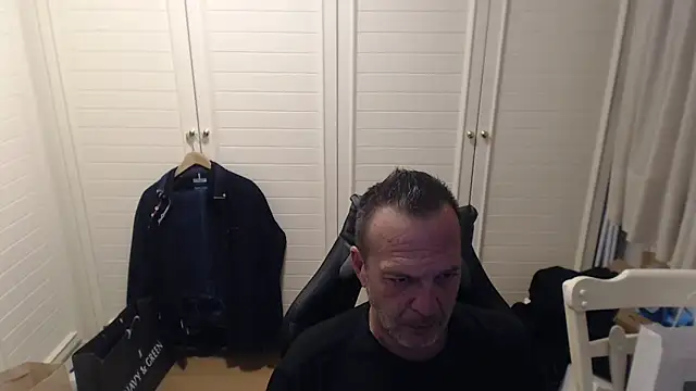 Snapshot of Dimitrios30 chatting on February 24, 10:52 pm Dimitrios30 online show from February 24, 10:52 pm