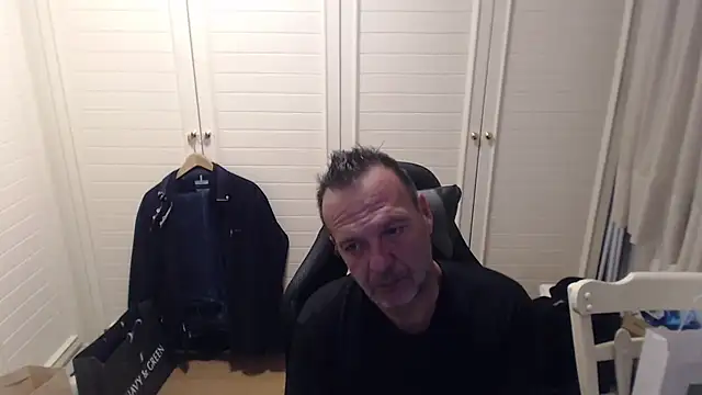 Snapshot of Dimitrios30 chatting on February 25, 4:16 pm Dimitrios30 online show from February 25, 4:16 pm