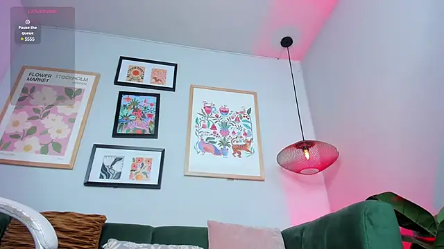 nina  dixon online show from February 16, 11:59 pm