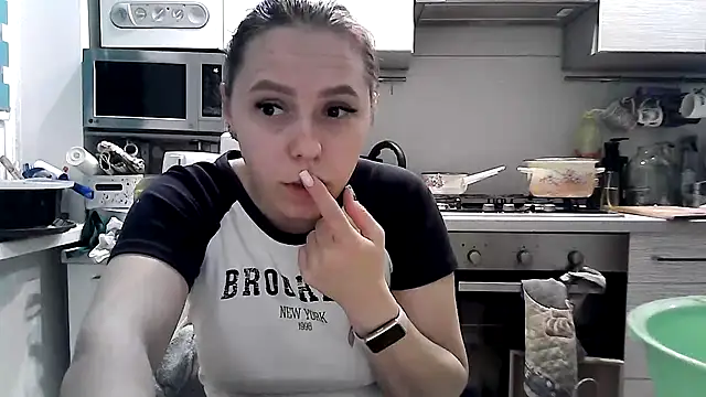 Snapshot of Misssweet_s chatting on February 4, 6:06 pm Misssweet s online show from February 4, 6:06 pm