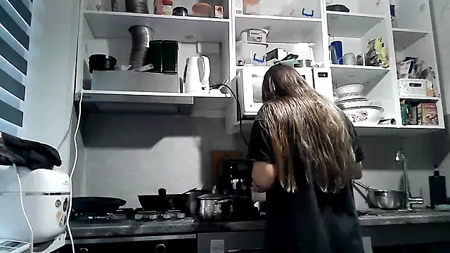 Snapshot of Misssweet_s chatting on September 14, 4:00 am Misssweet s online show from September 14, 4:00 am