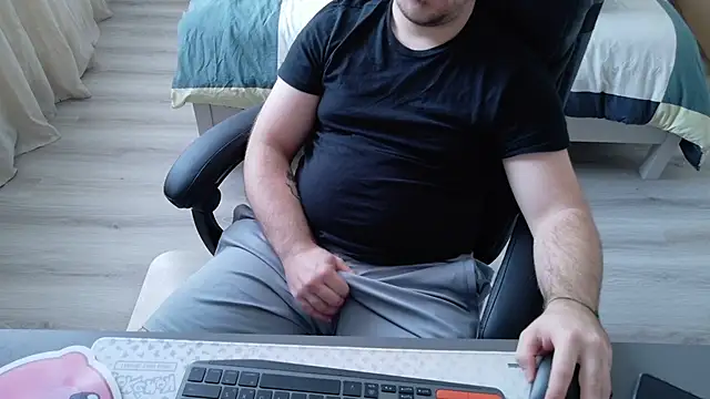 Snapshot of alexx0904 chatting on October 4, 12:25 pm alexx0904 online show from October 4, 12:25 pm