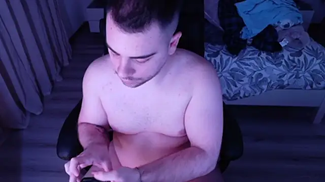 Snapshot of alexx0904 chatting on February 3, 6:02 pm alexx0904 online show from February 3, 6:02 pm