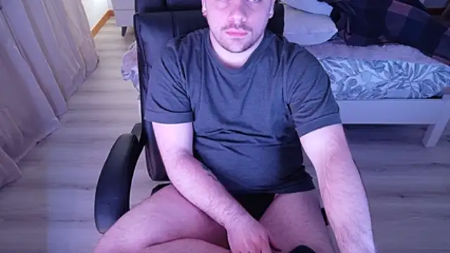 Snapshot of alexx0904 chatting on March 7, 11:24 pm alexx0904 online show from March 7, 11:24 pm