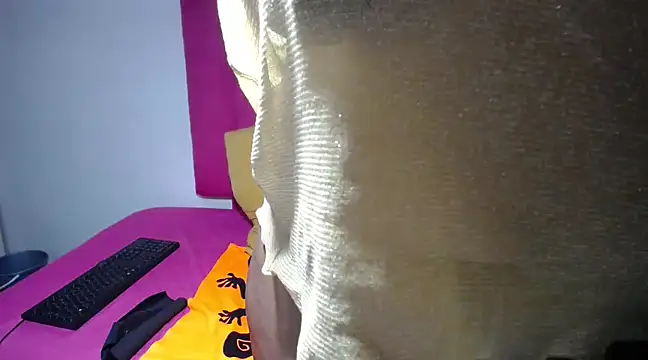 Snapshot of Mywife777 chatting on March 16, 3:25 am Mywife777 online show from March 16, 3:25 am