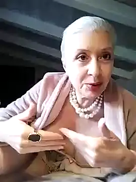 Snapshot of divinaerotica chatting on February 16, 3:27 pm divinaerotica online show from February 16, 3:27 pm