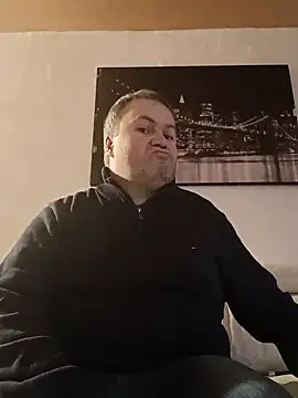 Snapshot of Pourleplasirs chatting on February 5, 10:44 pm Pourleplasirs online show from February 5, 10:44 pm