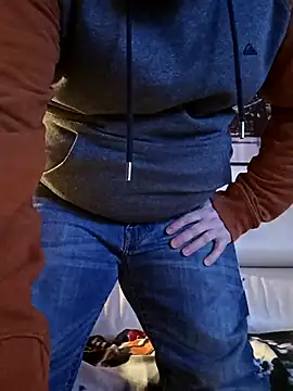 Snapshot of Pourleplasirs chatting on February 20, 1:25 am Pourleplasirs online show from February 20, 1:25 am