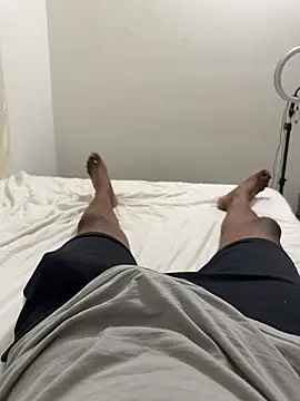 Snapshot of jhonnes_ chatting on February 25, 4:14 am jhonnes online show from February 25, 4:14 am