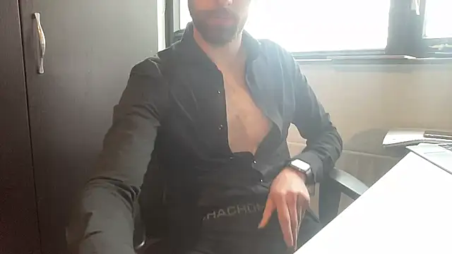 bullyboyy online show from February 24, 1:21 pm