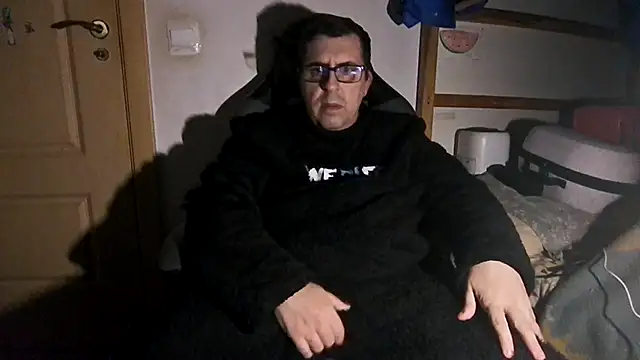 Snapshot of Usame_como_quieras chatting on February 5, 9:40 pm Usame como quieras online show from February 5, 9:40 pm