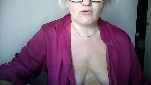 Snapshot of Mayya4321 chatting on September 23, 9:12 am Mayya4321 online show from September 23, 9:12 am