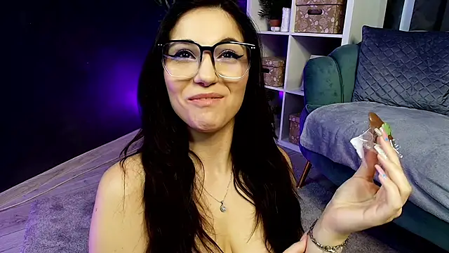 Snapshot of Deea_Vibe_Me chatting on March 13, 8:04 am Deea Vibe Me online show from March 13, 8:04 am