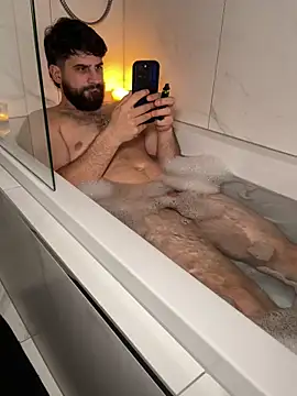 Snapshot of lucas_kazimm chatting on November 12, 5:02 pm lucas kazimm online show from November 12, 5:02 pm